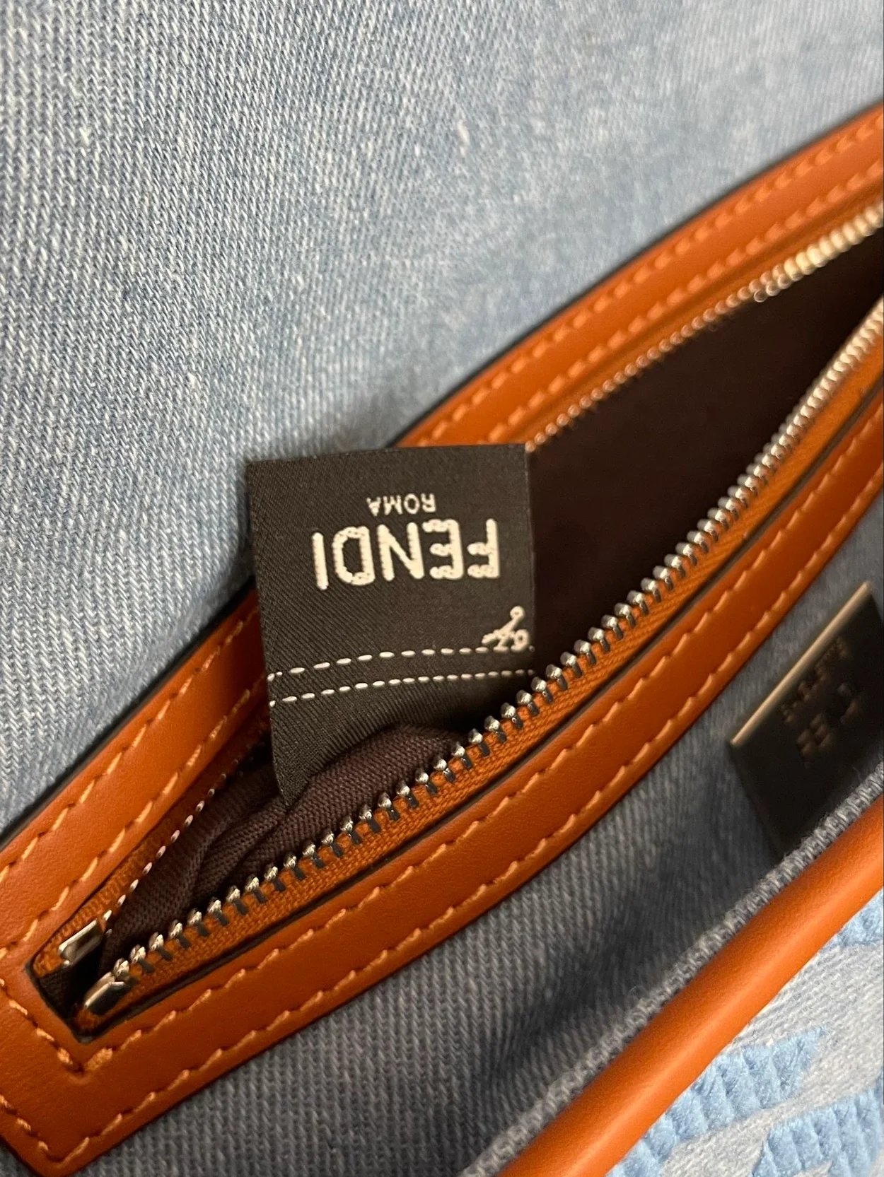 펜디 바게트 FF 블루 데님 스몰 백