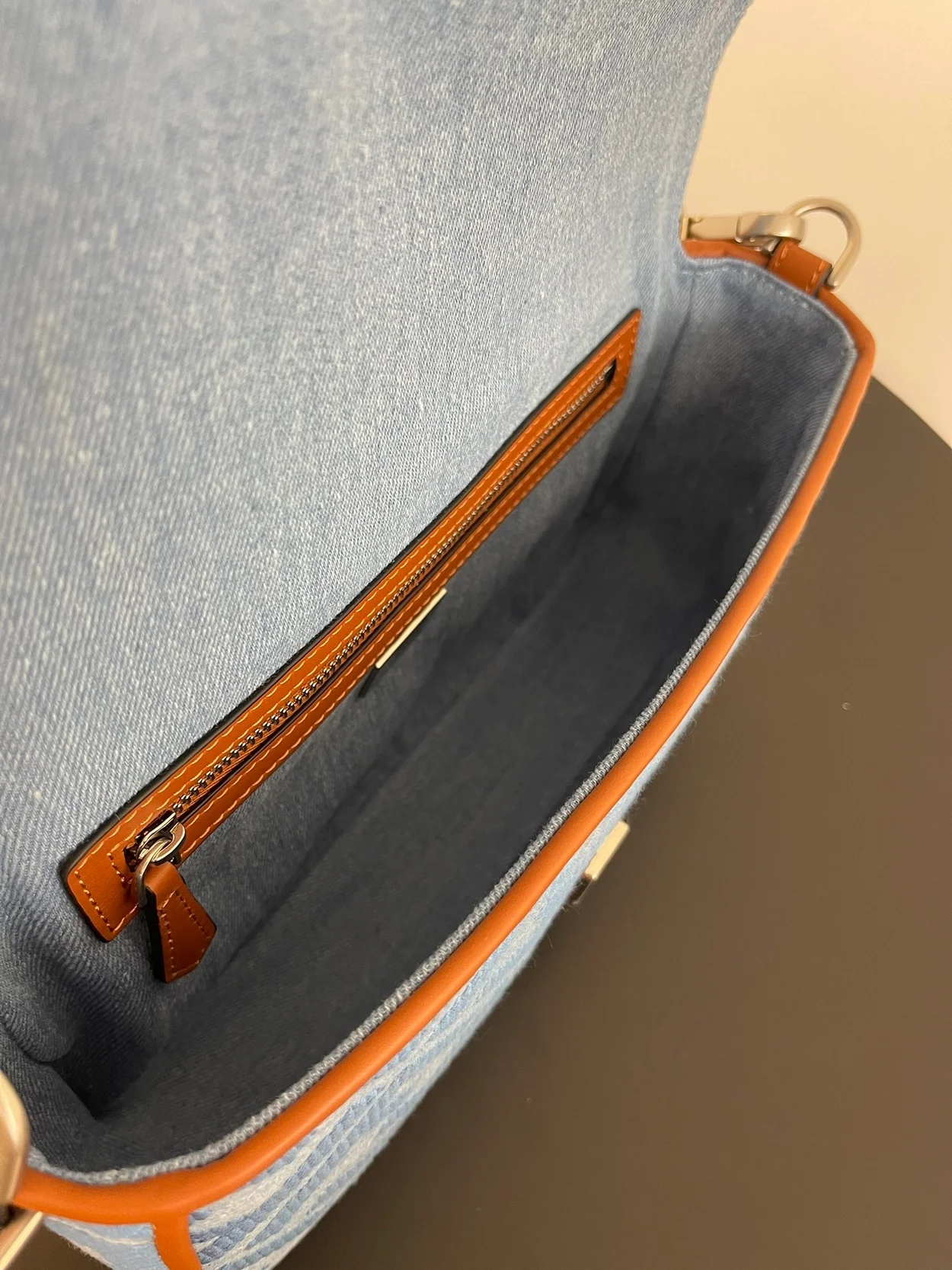 펜디 바게트 FF 블루 데님 스몰 백