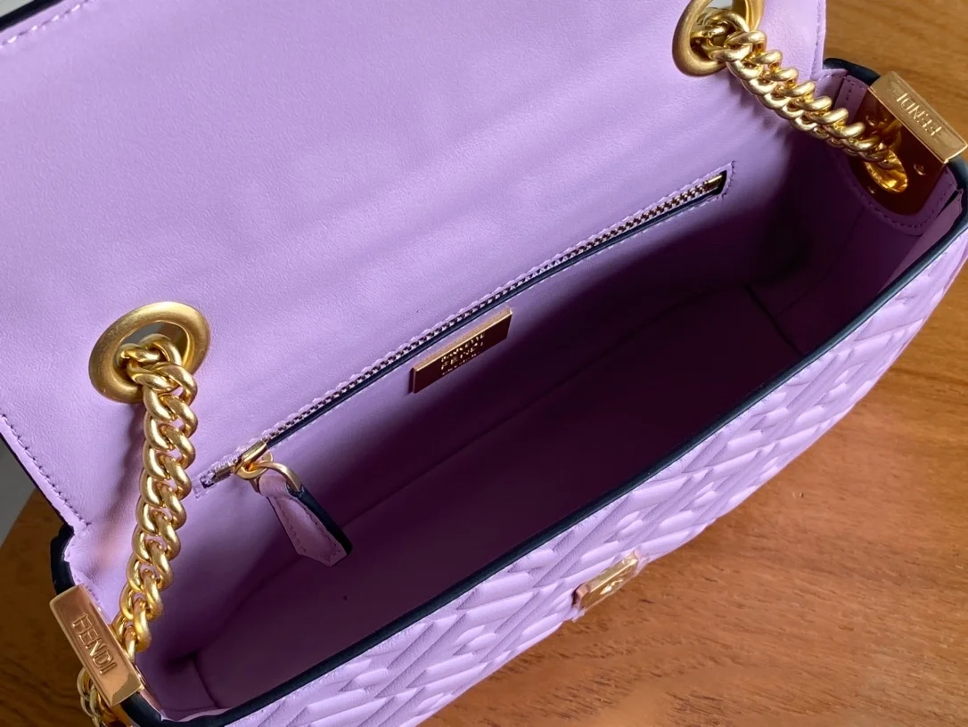펜디 바게트 미디엄 체인 백 퍼플