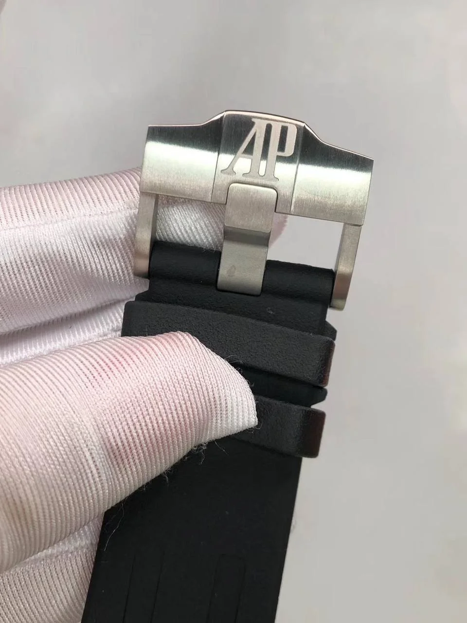 오데마피게 로얄오크 오프쇼어 크로노그래프