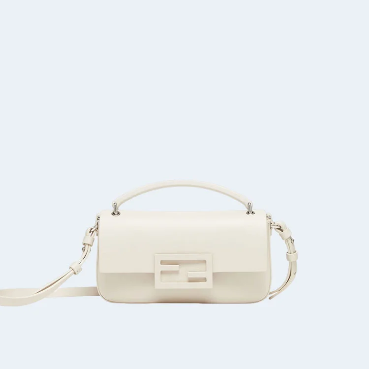 펜디 바게트 폰 파우치 올 화이트