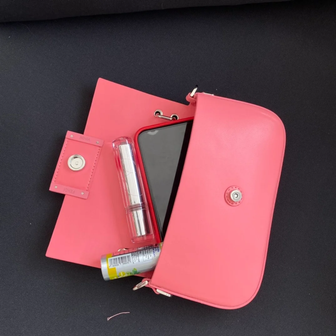 펜디 바게트 폰 파우치 올 핑크