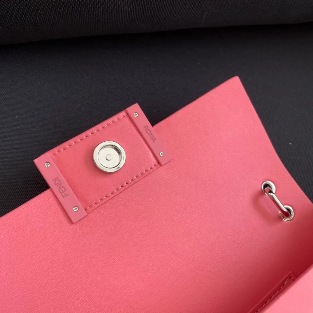 펜디 바게트 폰 파우치 올 핑크