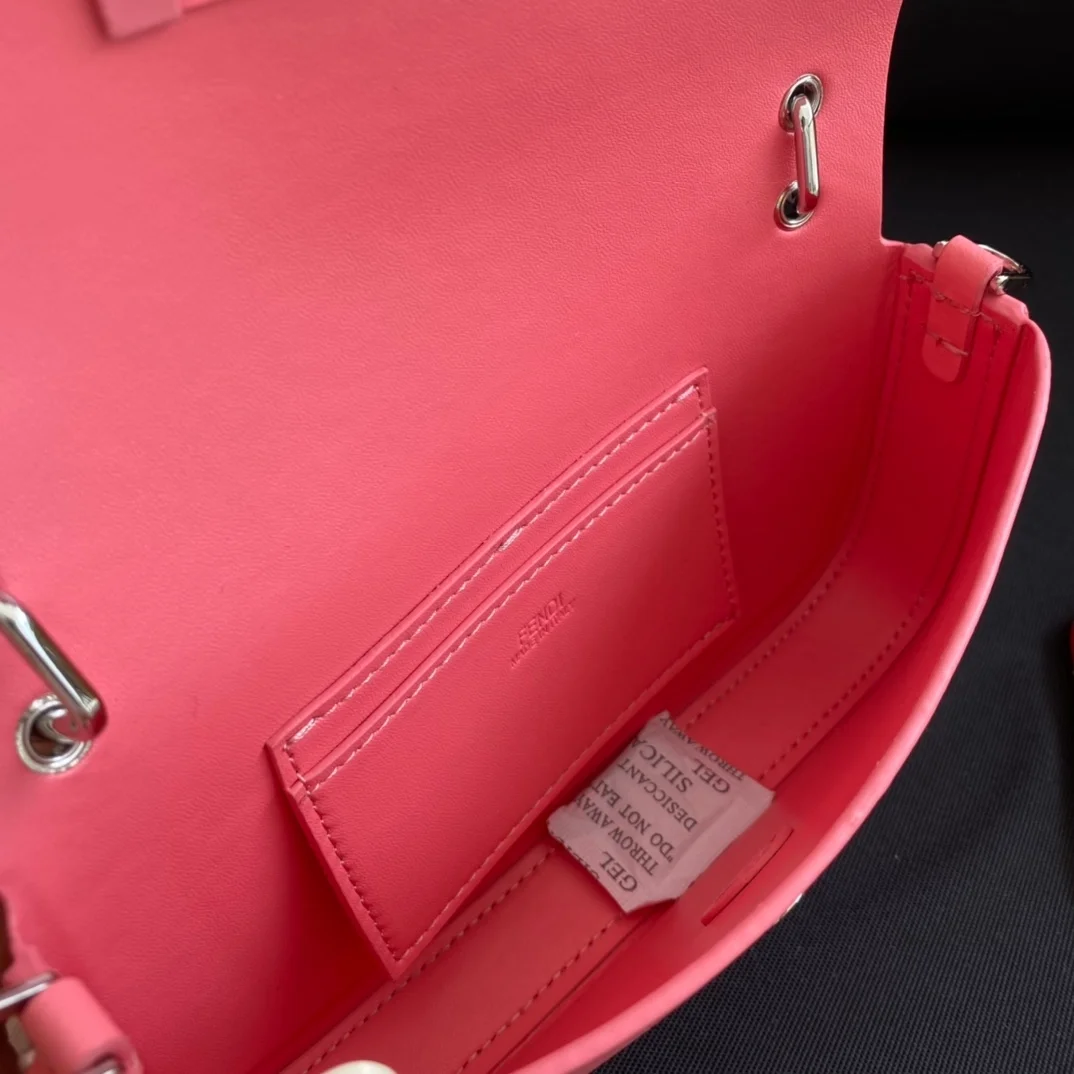 펜디 바게트 폰 파우치 올 핑크