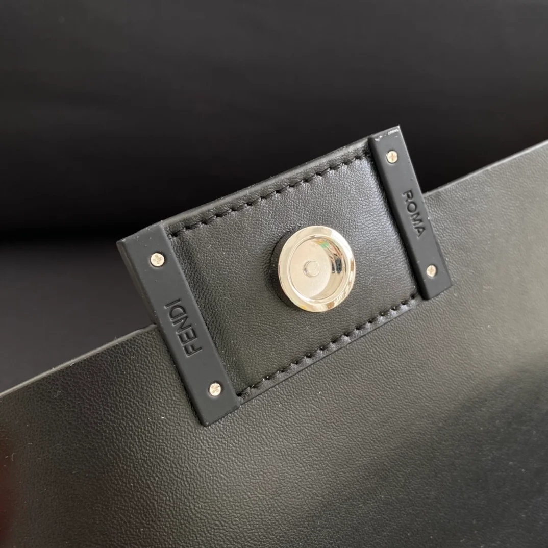 펜디 바게트 폰 파우치 올 블랙