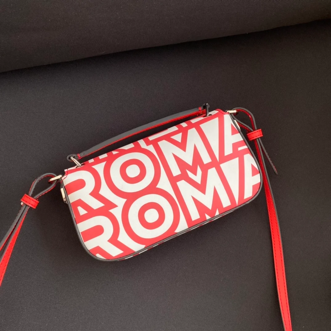 펜디 바게트 폰 파우치 레드