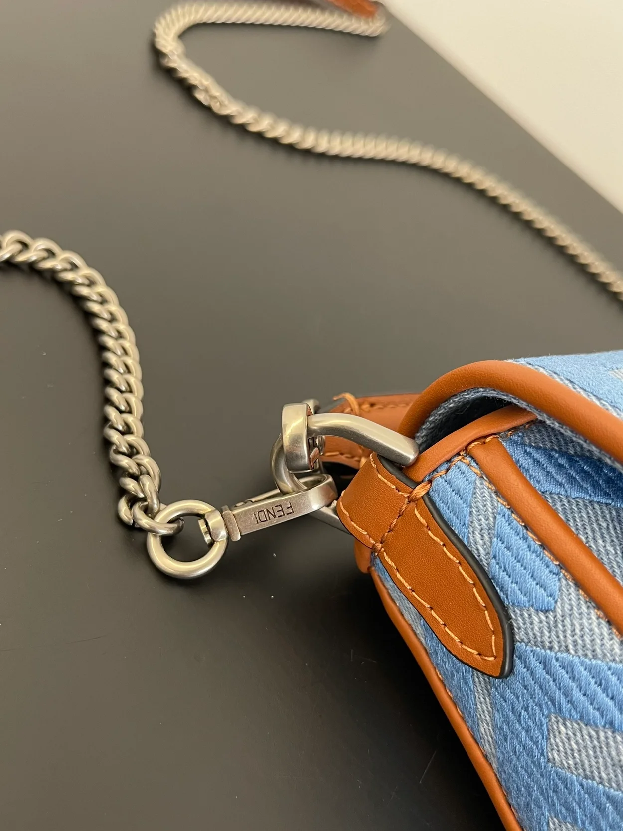 펜디 바게트 FF 블루 데님 나노백