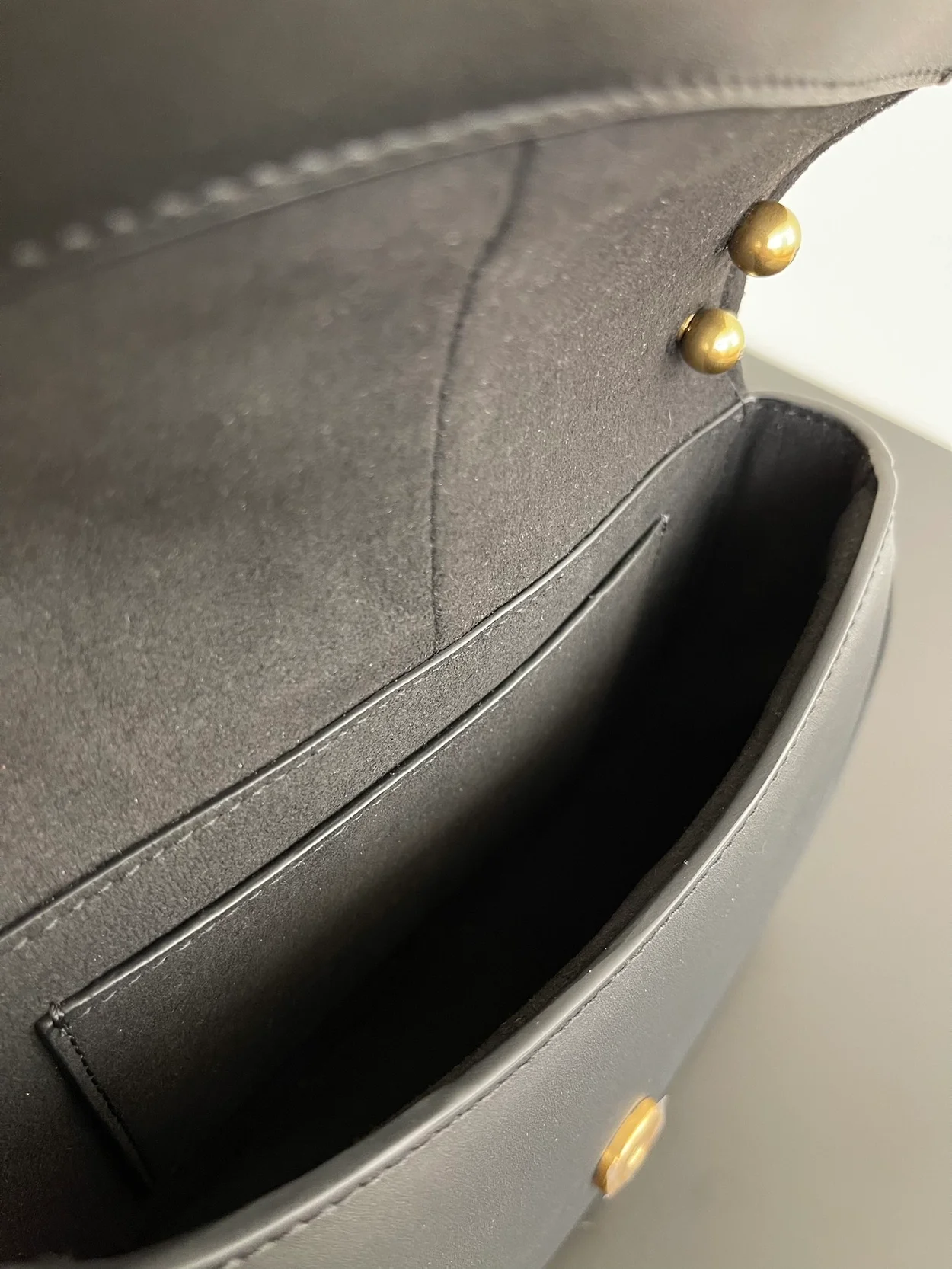 펜디 C'MON 미니 푸시아 레더백 블랙