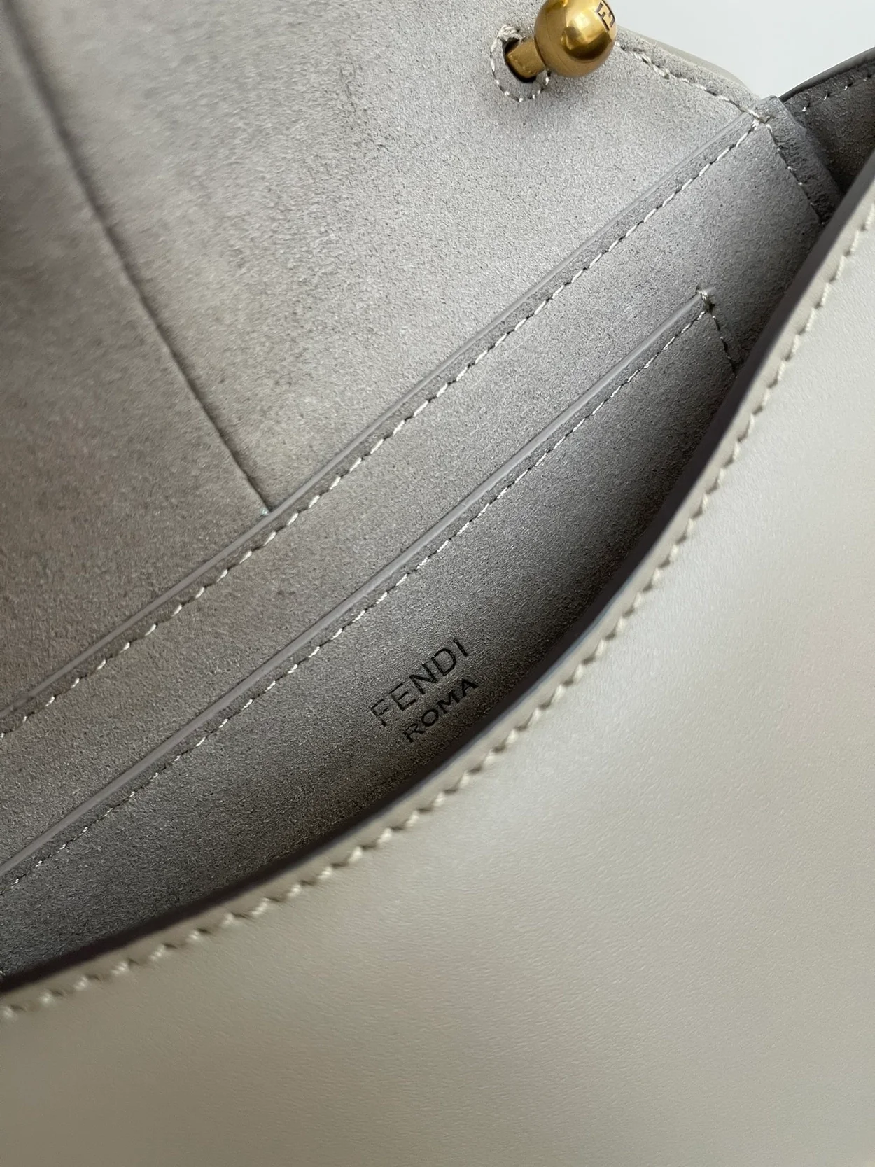 펜디 C'MON 미니 푸시아 레더백 그레이