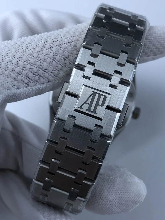 오데마피게 로얄오크 화이트 다이얼