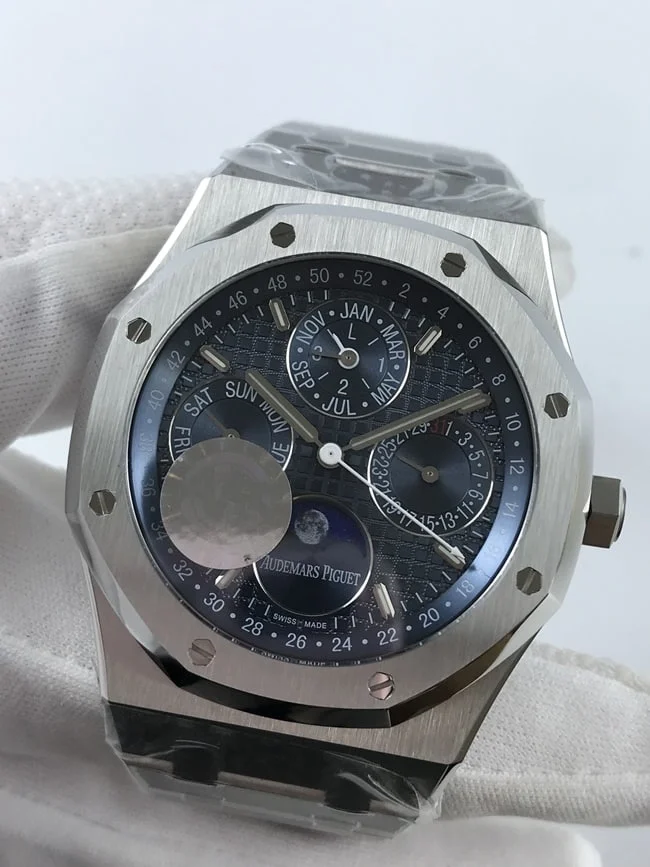 오데마피게 로얄오크 오프쇼어 블루다이얼