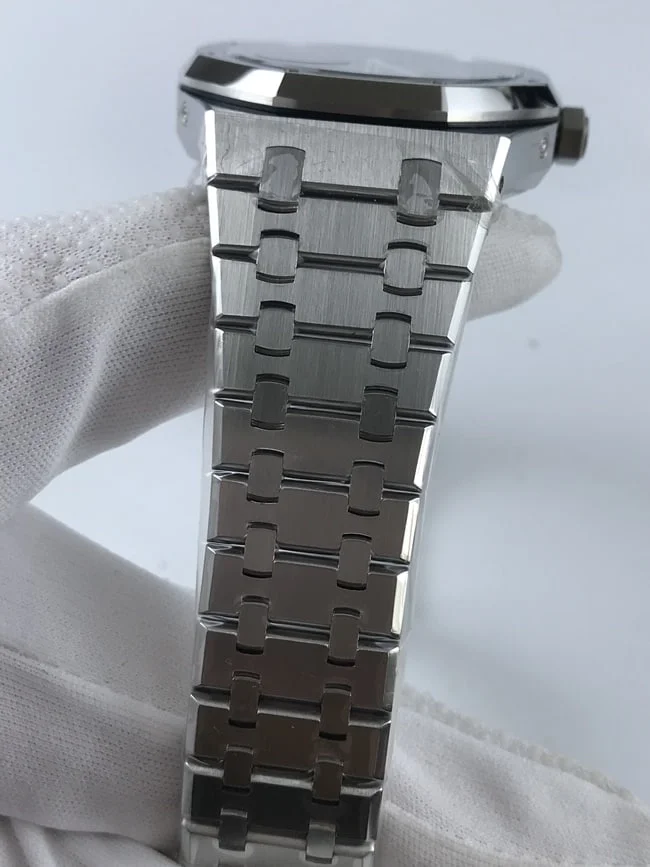 오데마피게 로얄오크 오프쇼어 블루다이얼