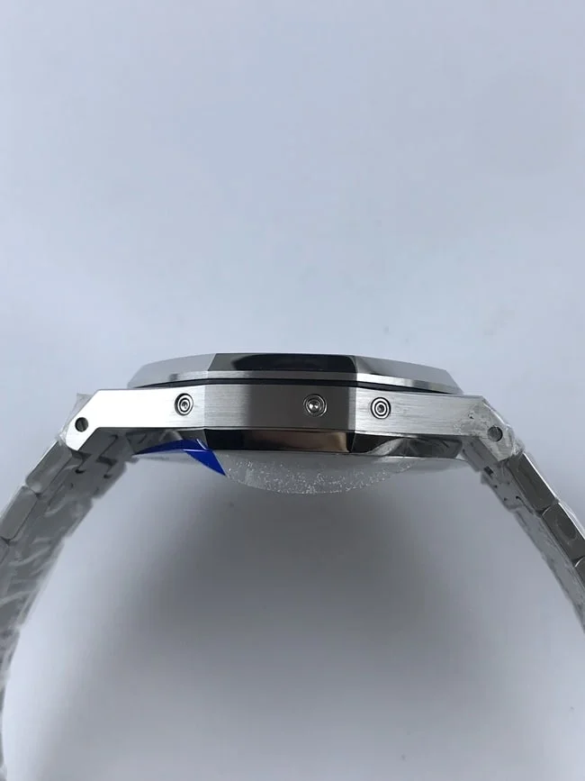 오데마피게 로얄오크 오프쇼어 블루다이얼