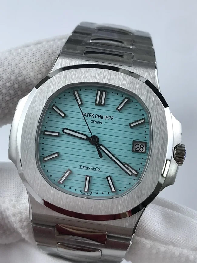파텍필립 노틸러스 5711 티파니 블루