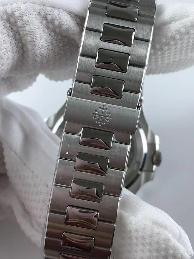 파텍필립 노틸러스 5711 티파니 블루