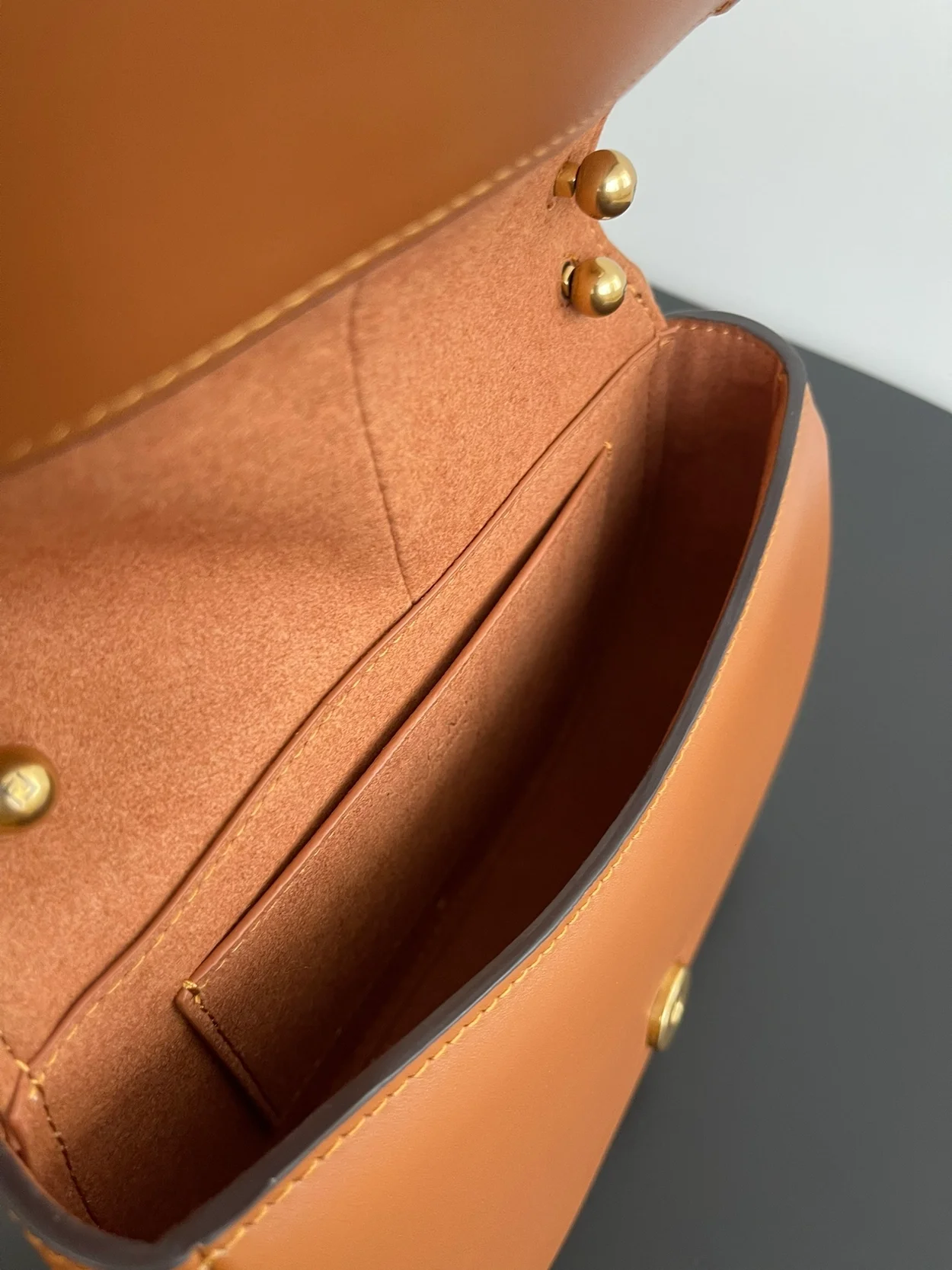 펜디 C'MON 미니 푸시아 레더백 브라운