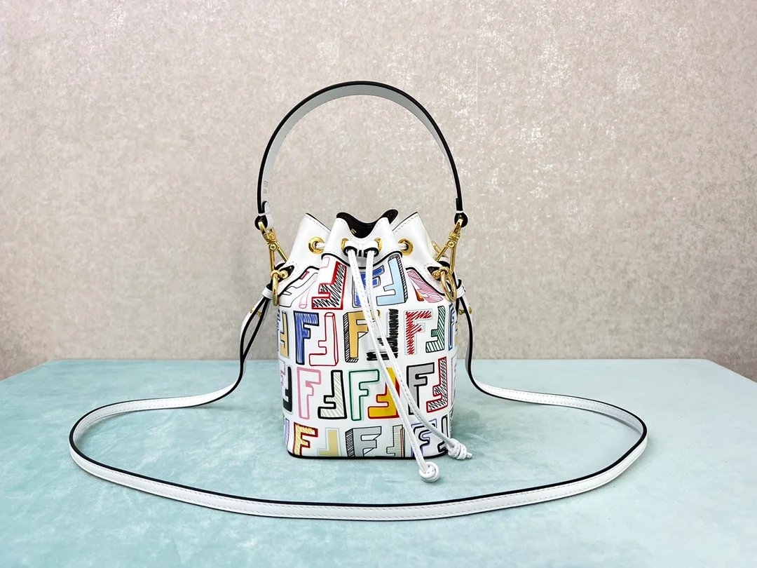 펜디 몬트레조 FF 발렌타인데이 미니백