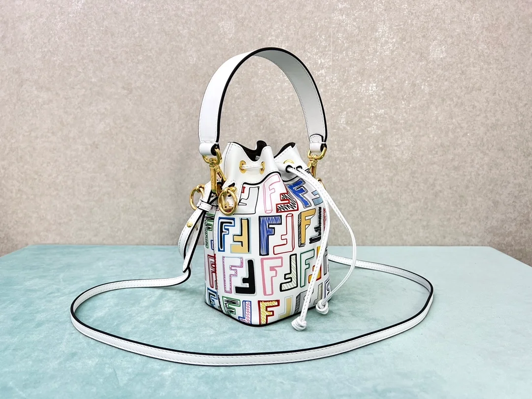 펜디 몬트레조 FF 발렌타인데이 미니백