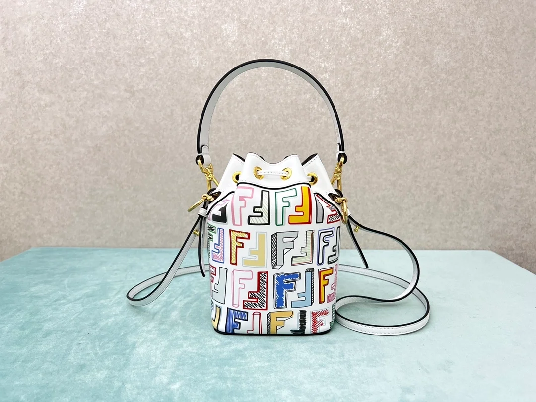 펜디 몬트레조 FF 발렌타인데이 미니백