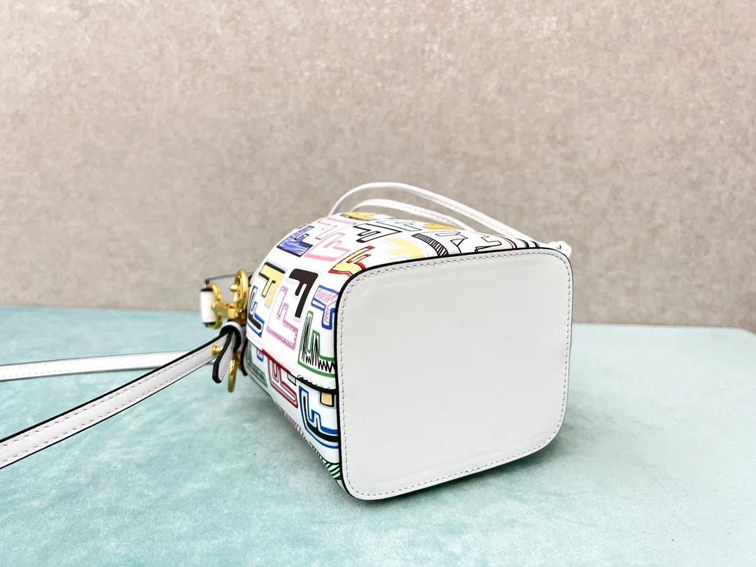 펜디 몬트레조 FF 발렌타인데이 미니백