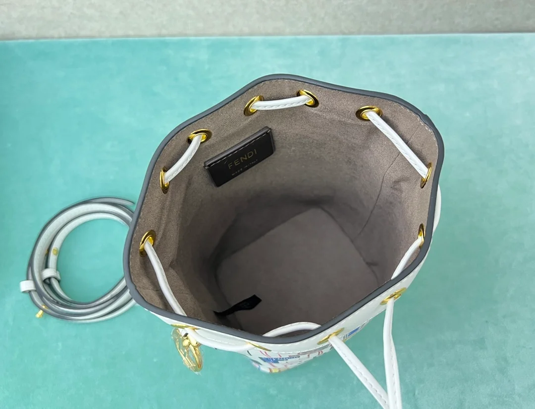 펜디 몬트레조 FF 발렌타인데이 미니백