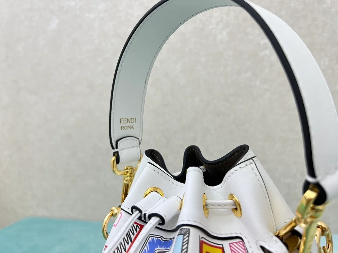 펜디 몬트레조 FF 발렌타인데이 미니백