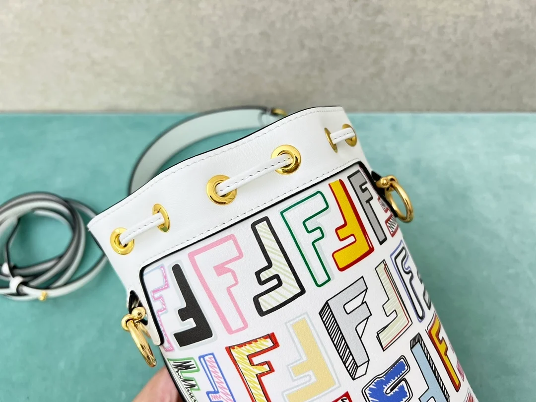 펜디 몬트레조 FF 발렌타인데이 미니백