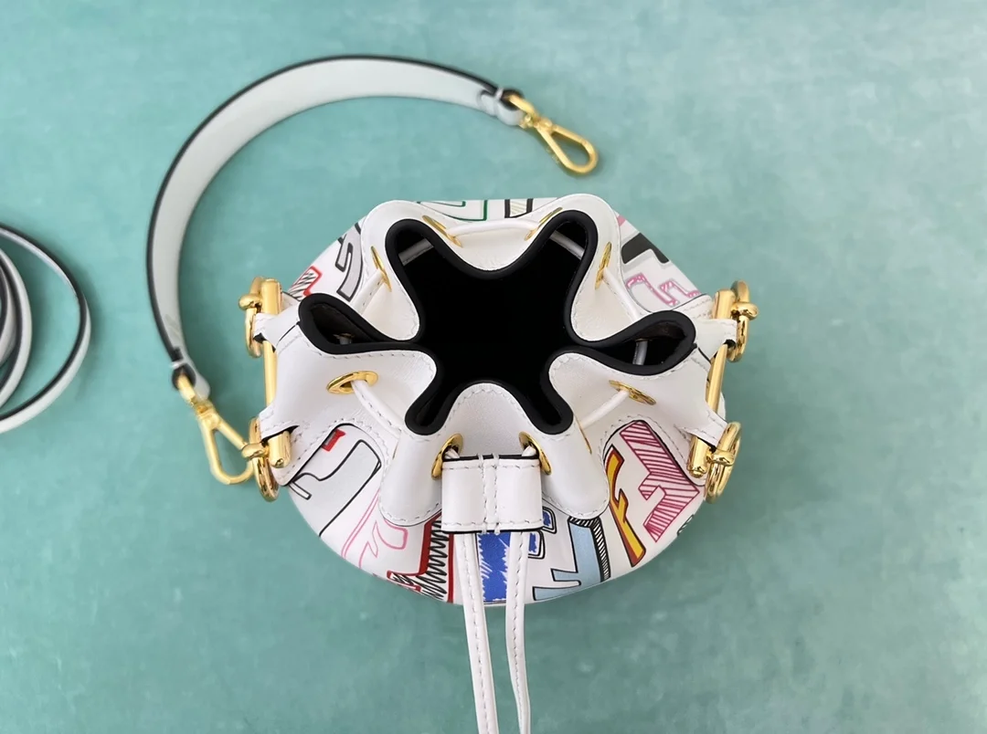 펜디 몬트레조 FF 발렌타인데이 미니백