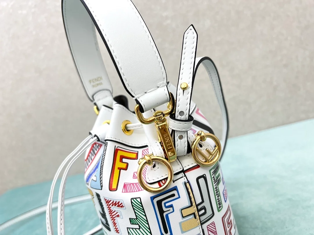 펜디 몬트레조 FF 발렌타인데이 미니백