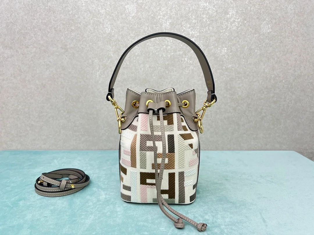 펜디 몬트레조 FF 멀티 컬러 캔버스 미니백