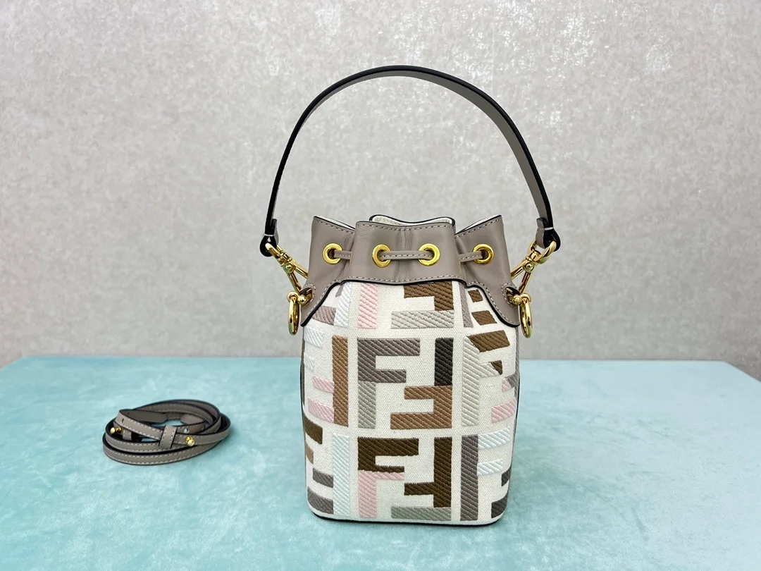 펜디 몬트레조 FF 멀티 컬러 캔버스 미니백