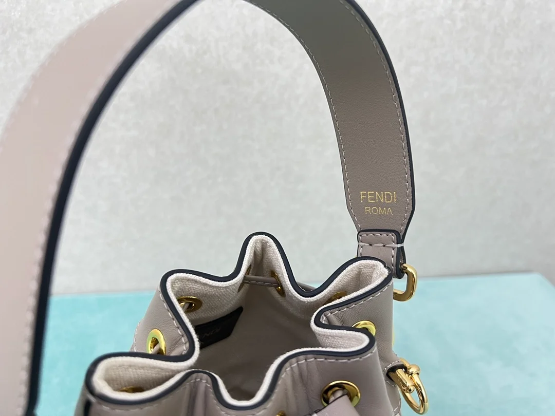 펜디 몬트레조 FF 멀티 컬러 캔버스 미니백