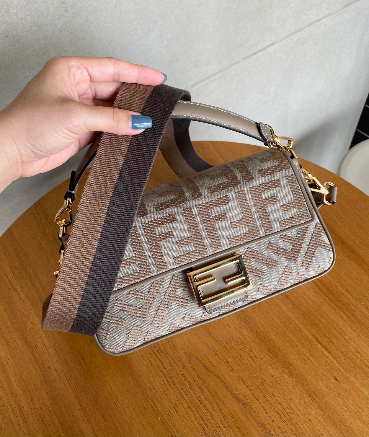 펜디 FF 캔버스 백 브라운