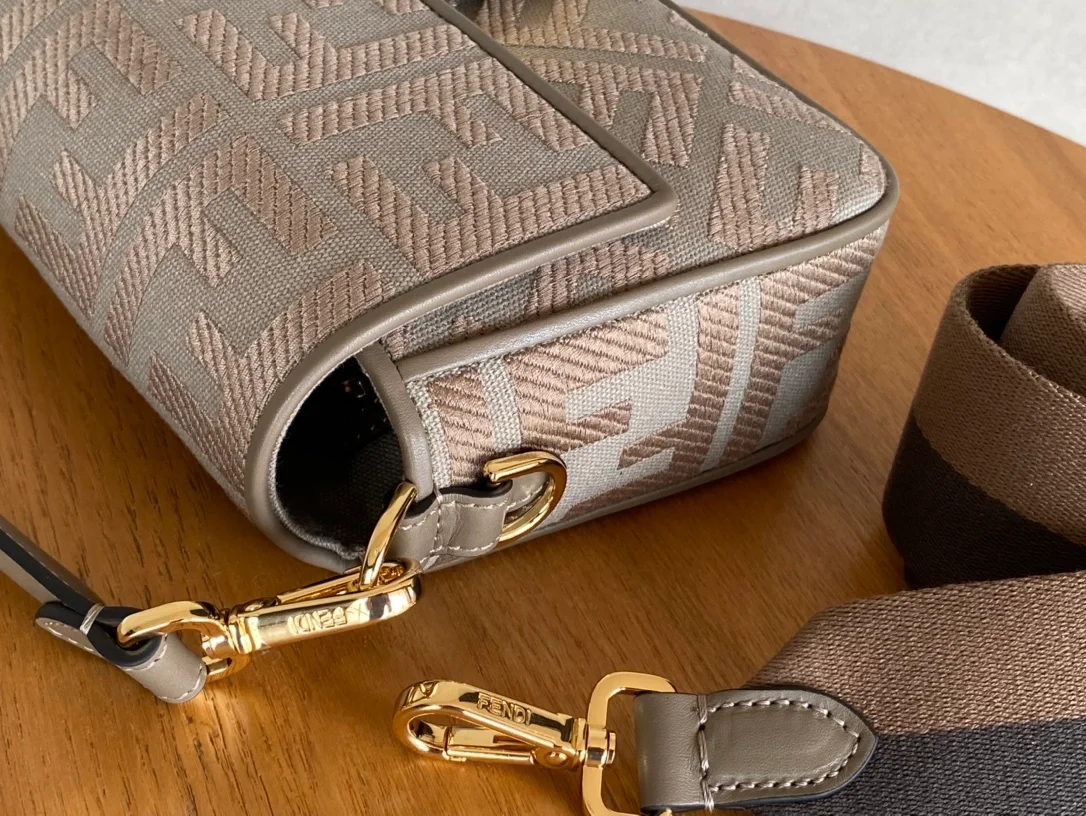 펜디 FF 캔버스 백 브라운