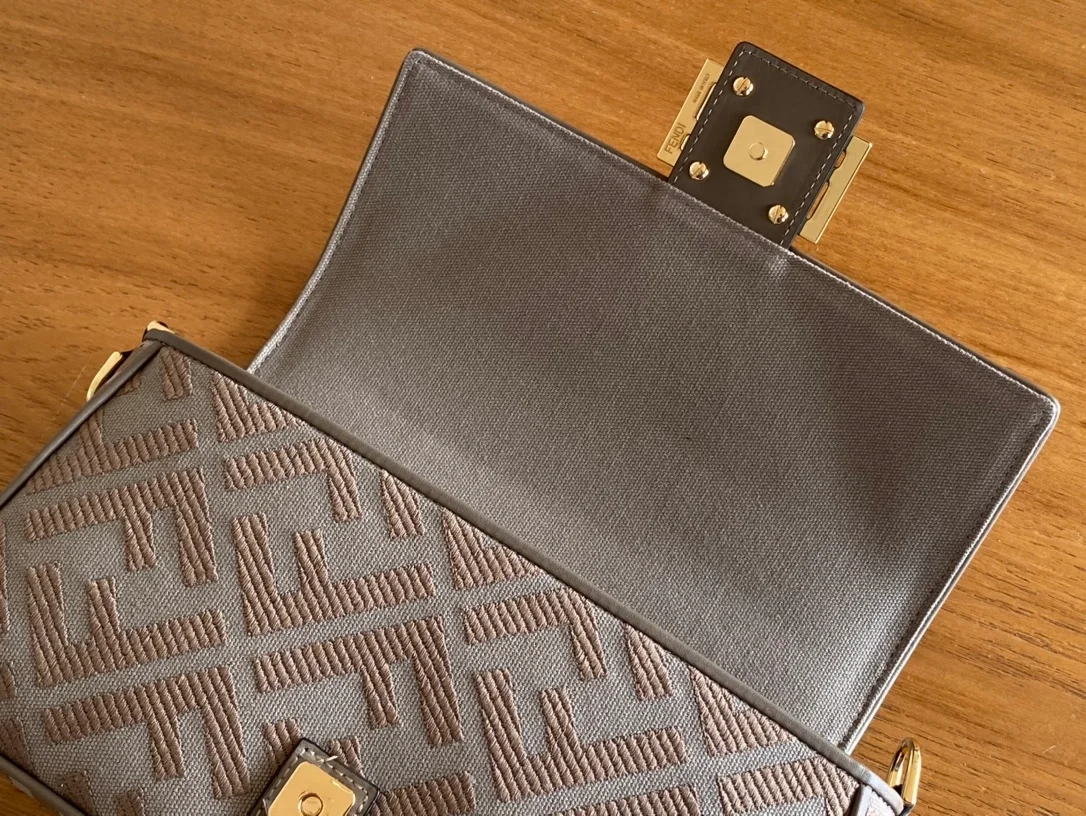 펜디 FF 캔버스 백 브라운