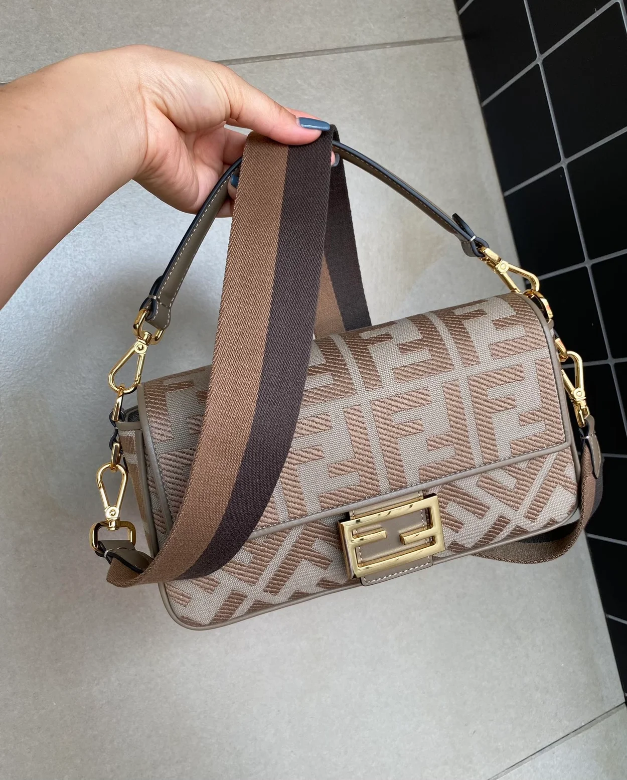 펜디 FF 캔버스 백 브라운