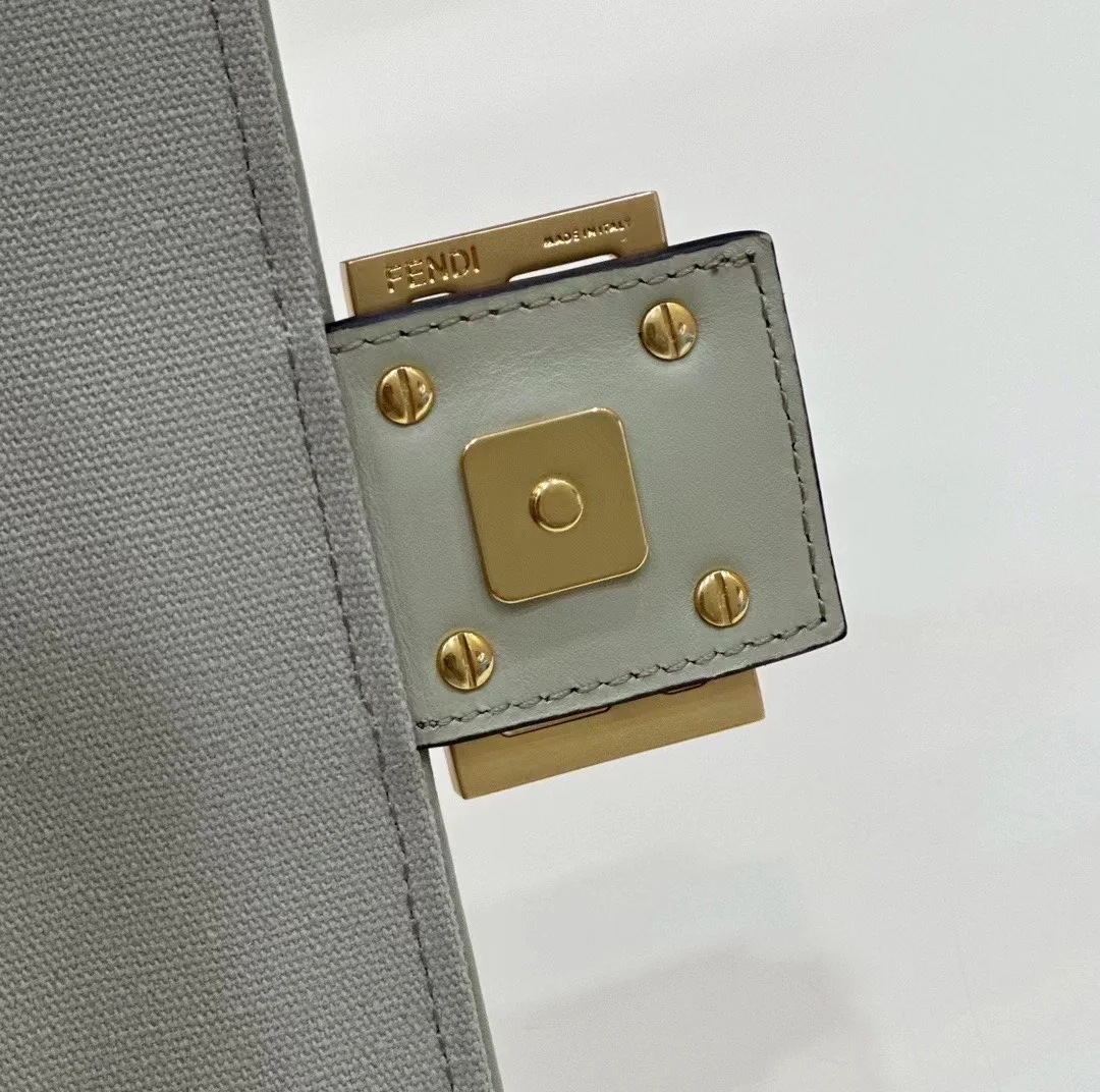 펜디 FF 자수 캔버스 백 라이트 그린