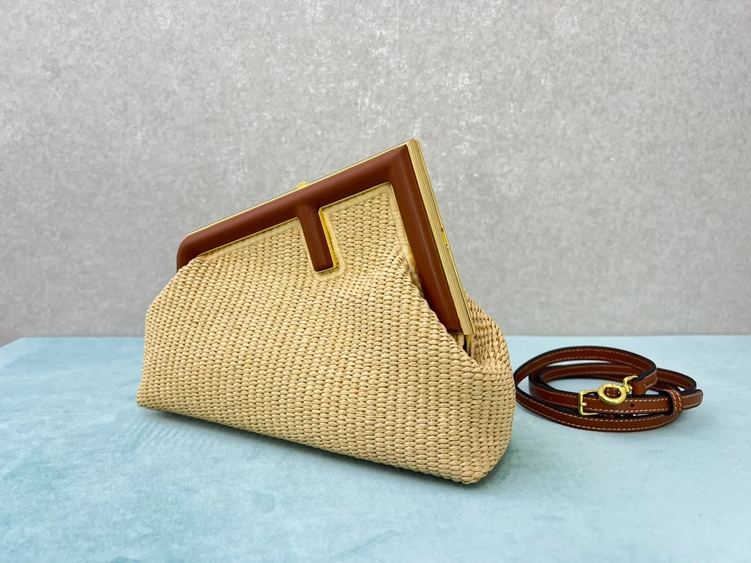 펜디 퍼스트 스트로우 스몰 백 베이지