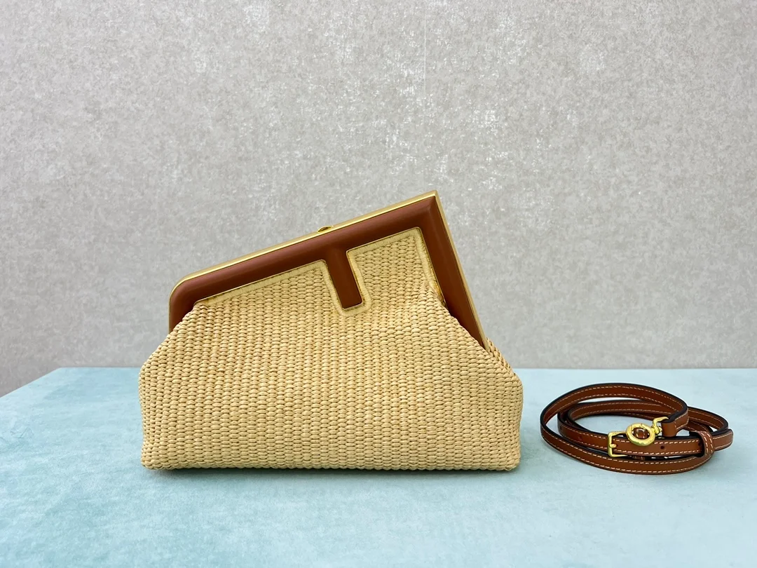 펜디 퍼스트 스트로우 스몰 백 베이지