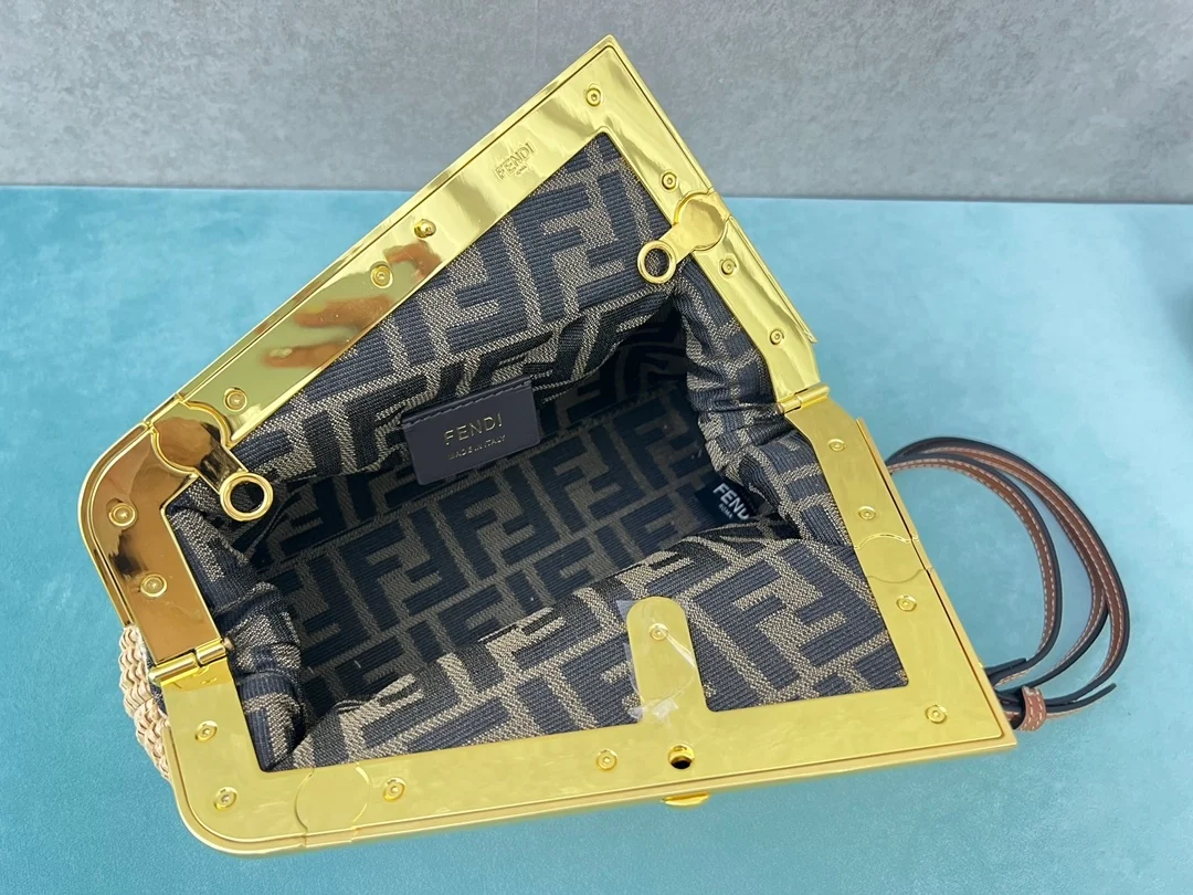 펜디 퍼스트 스트로우 스몰 백 베이지