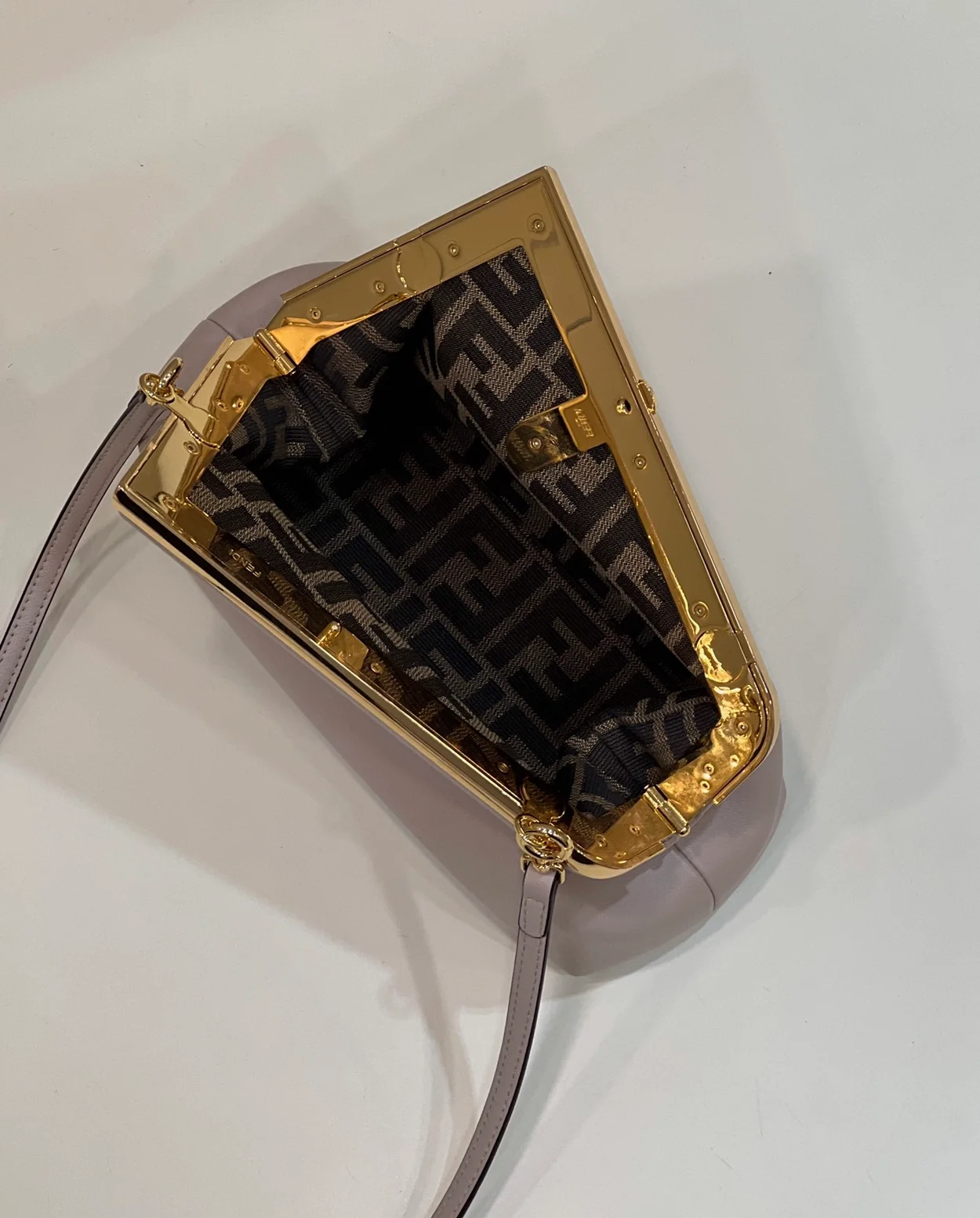 펜디 퍼스트 스몰 백 로즈