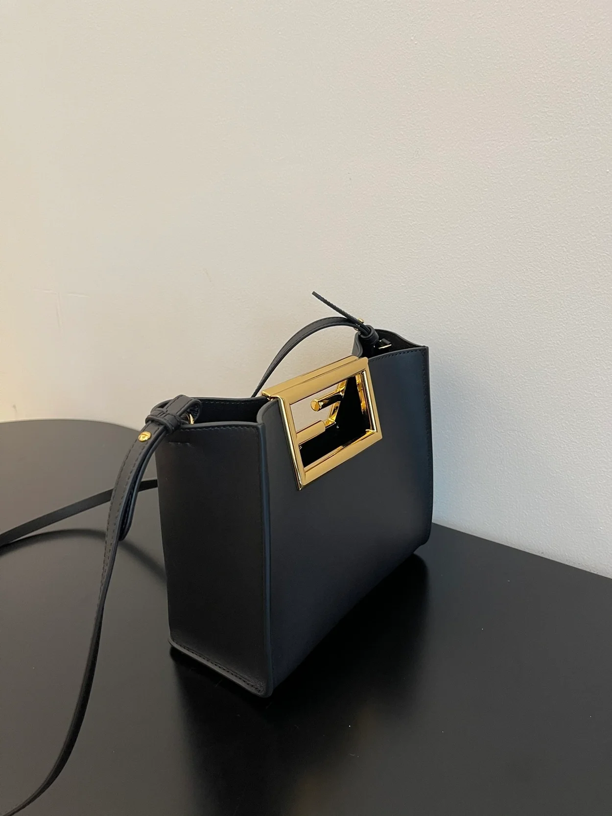 펜디 웨이 스몰 숄더 백 블랙