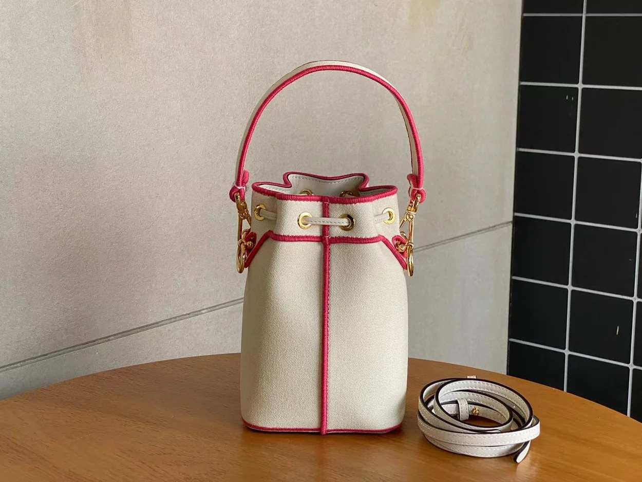 펜디 몬트레조 캔버스 미니 백 핑크