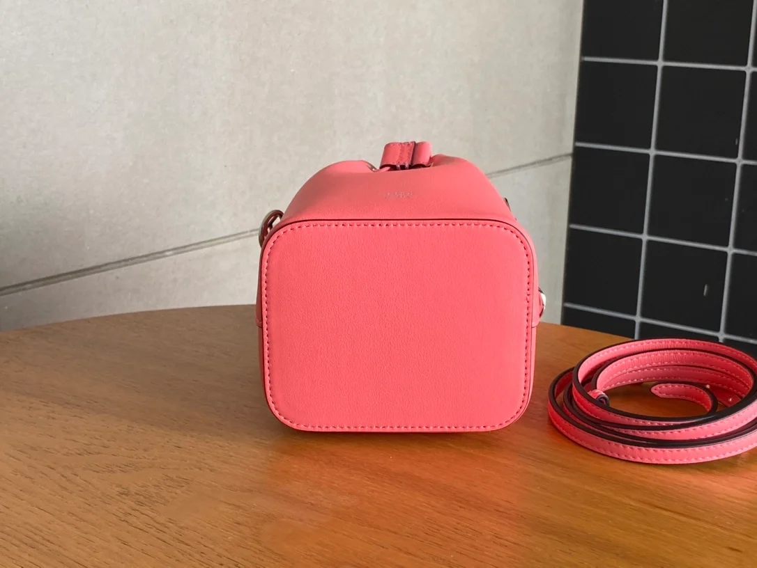 펜디 몬트레조 레더 미니백 핑크