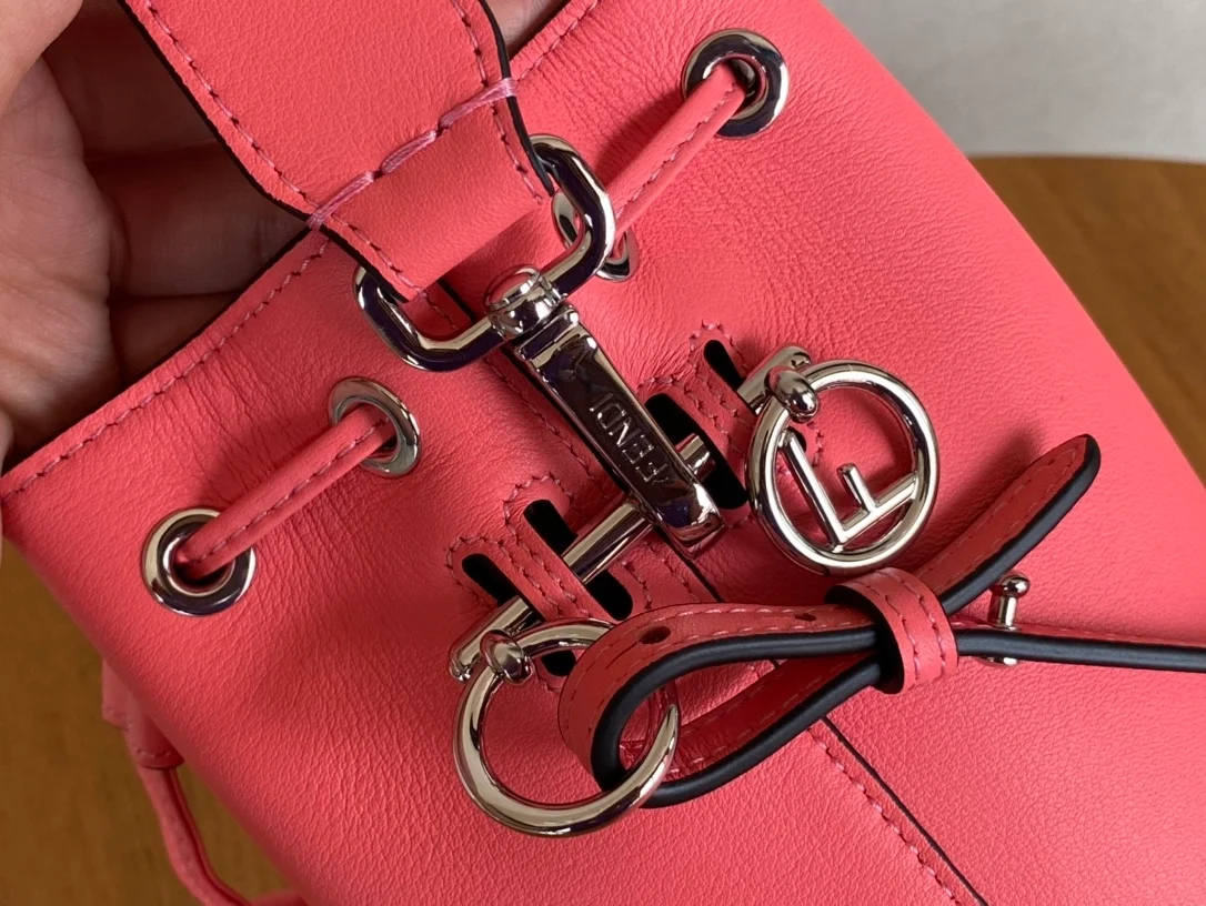 펜디 몬트레조 레더 미니백 핑크