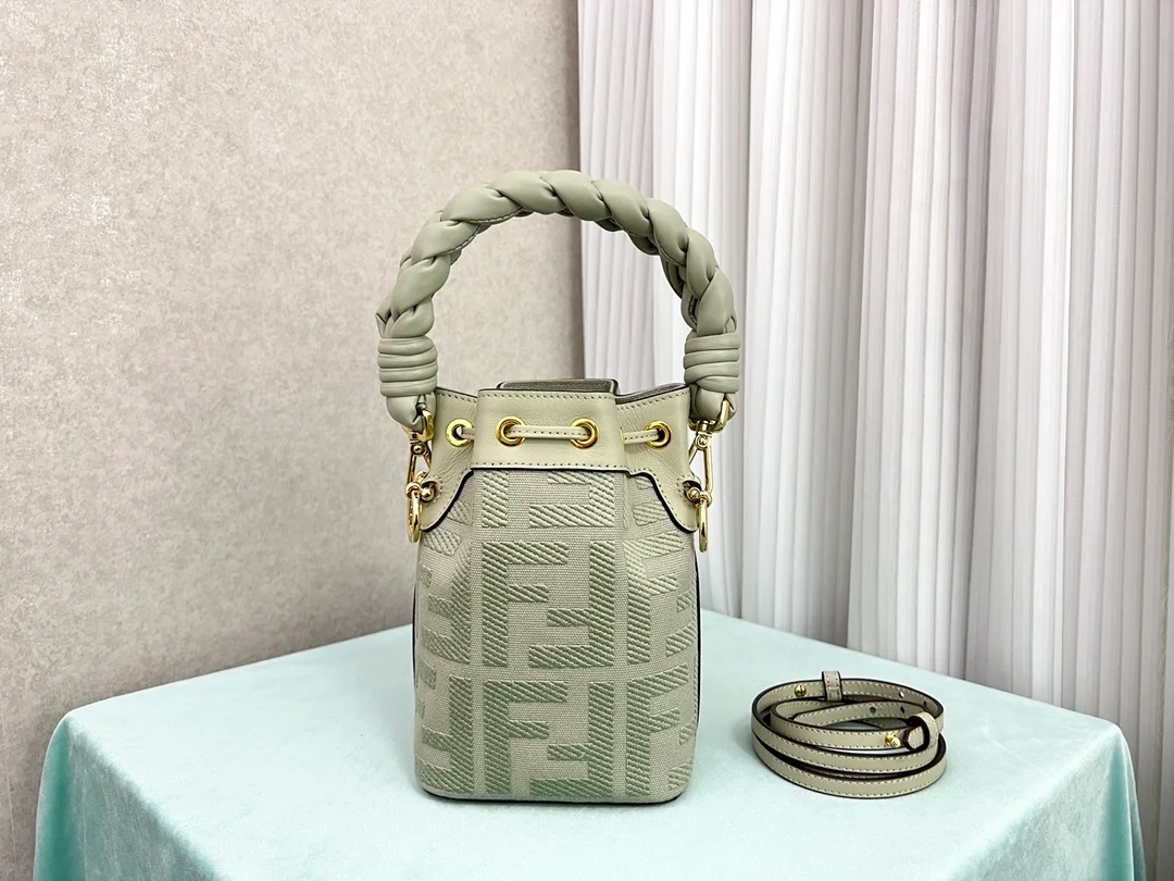 펜디 몬트레조 FF 캔버스 미니백 라이트 그린