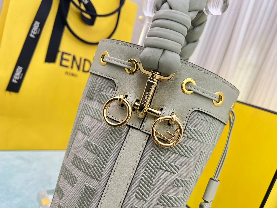 펜디 몬트레조 FF 캔버스 미니백 라이트 그린