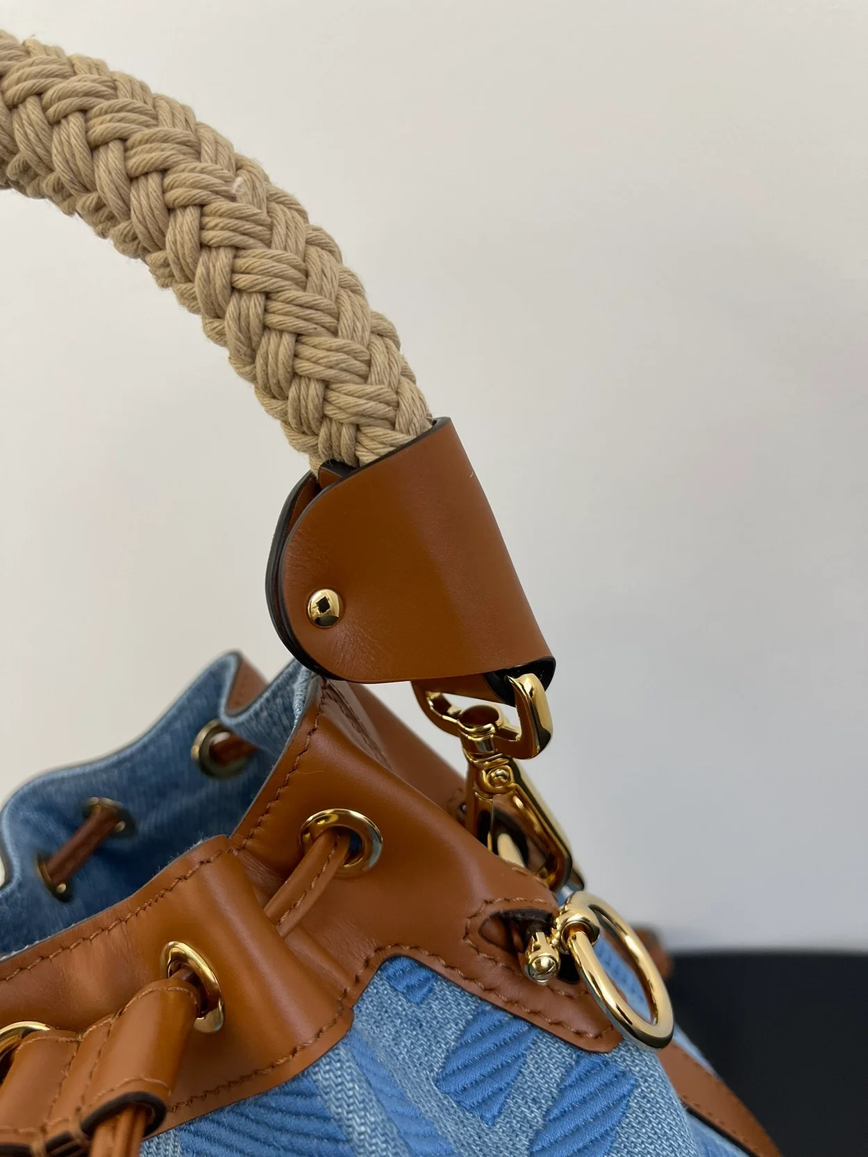 펜디 몬트레조 FF 미니백 데님 블루