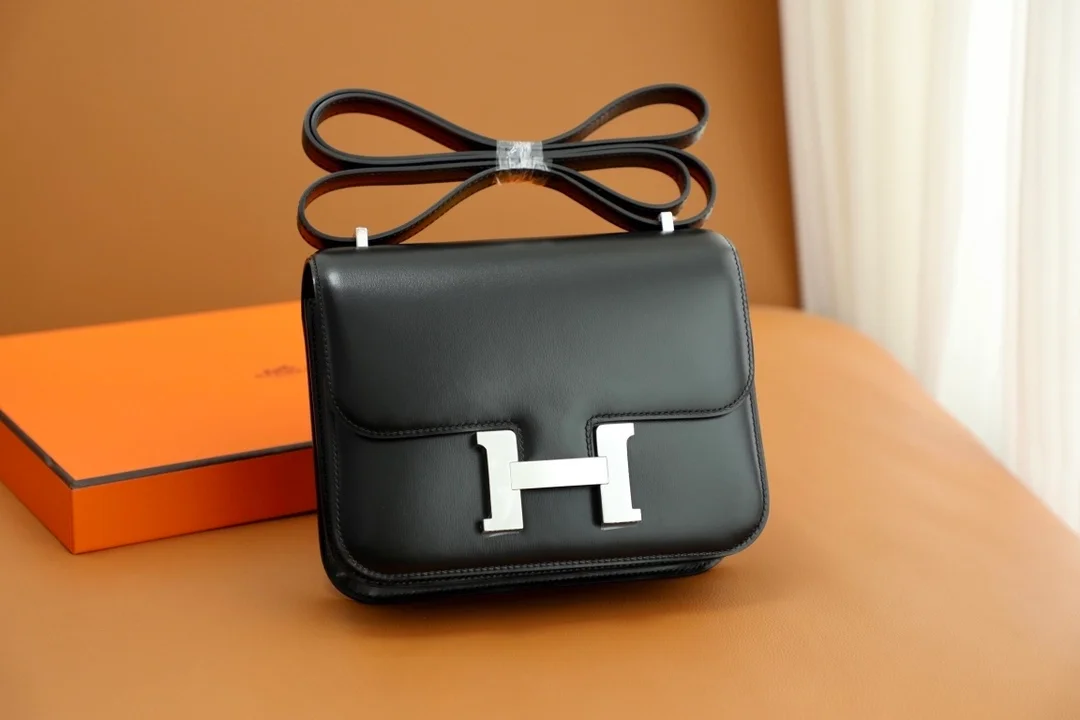에르메스 콘스탄스 18 Noir Boxcalf 백