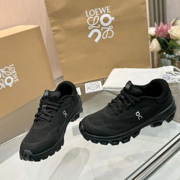 로에베 x 온 러닝 클라우드 벤처